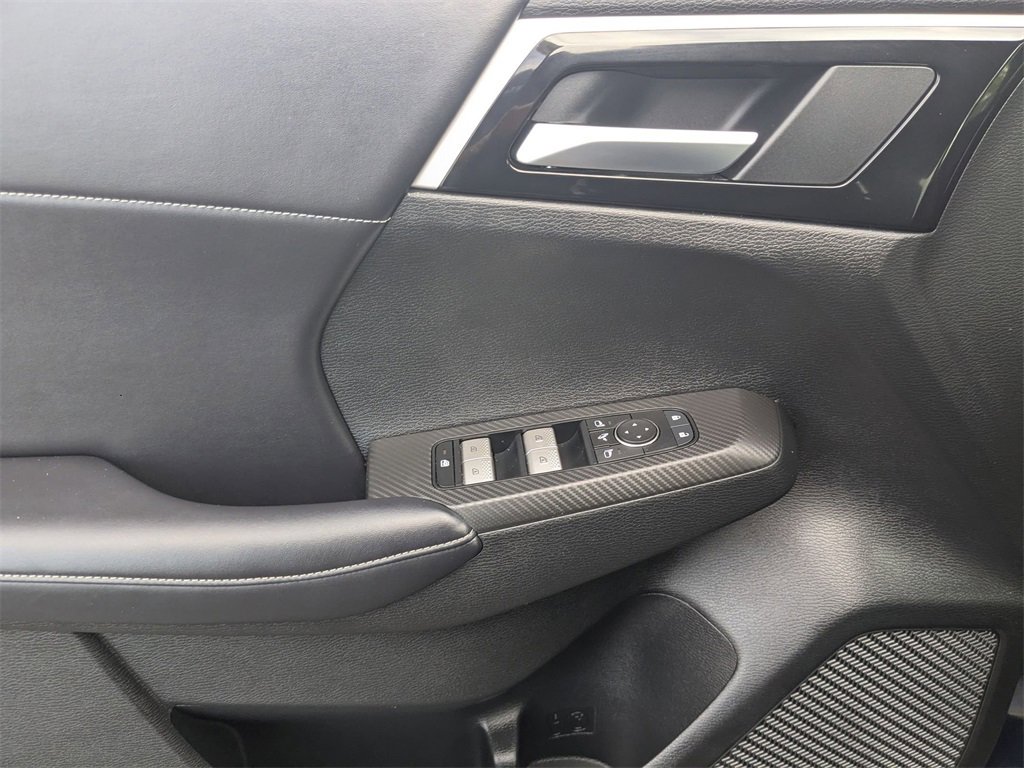 Used 2024 Mitsubishi Outlander SE image 14