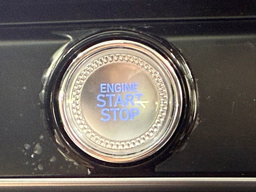 Used 2026 Genesis GV70 2.5T Advanced image 30