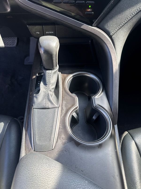 Used 2021 Toyota Camry SE FWD image 23