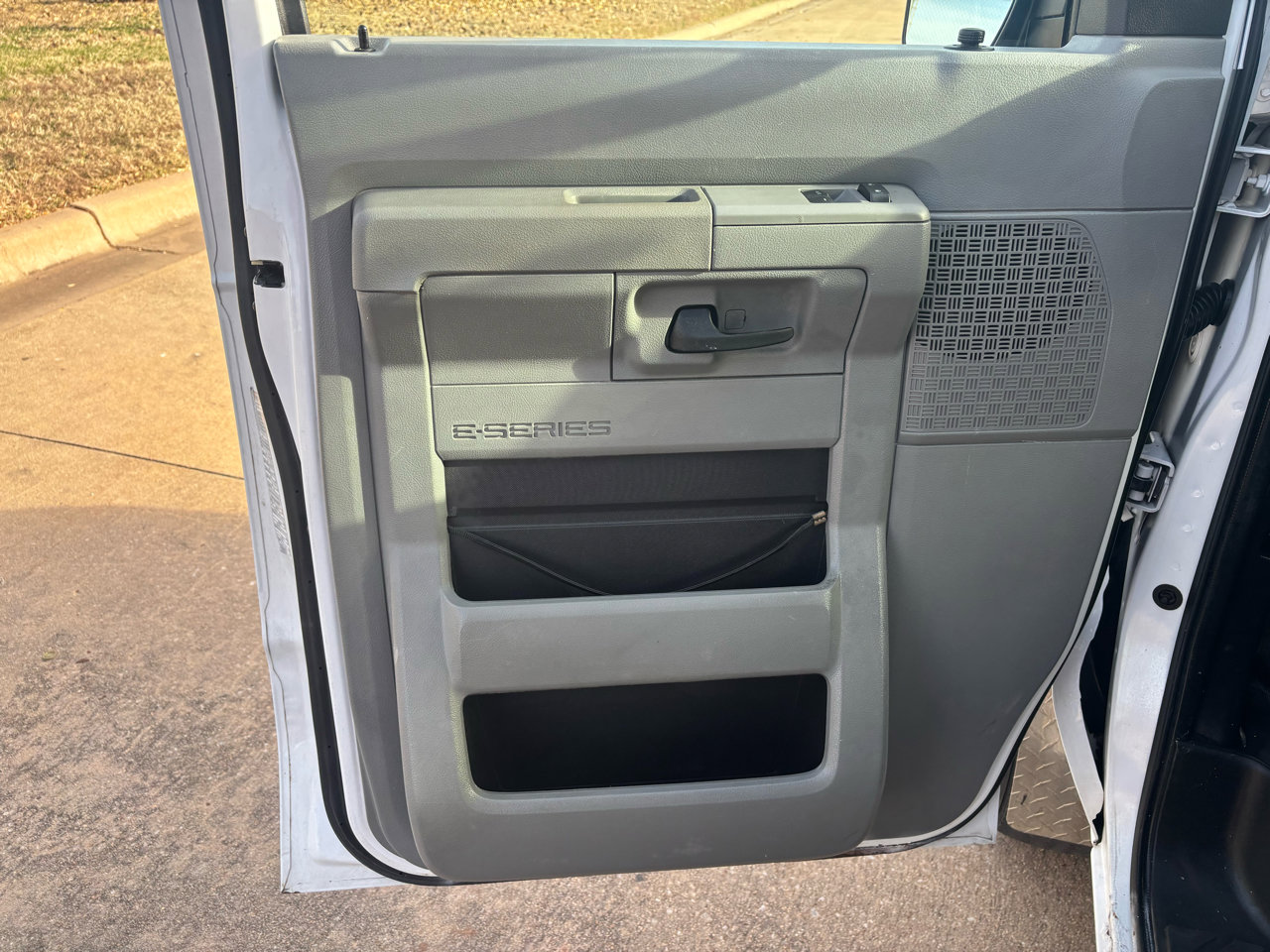 Used 2014 Ford E-150 and Econoline 150 Extended w/ Power Group image 12