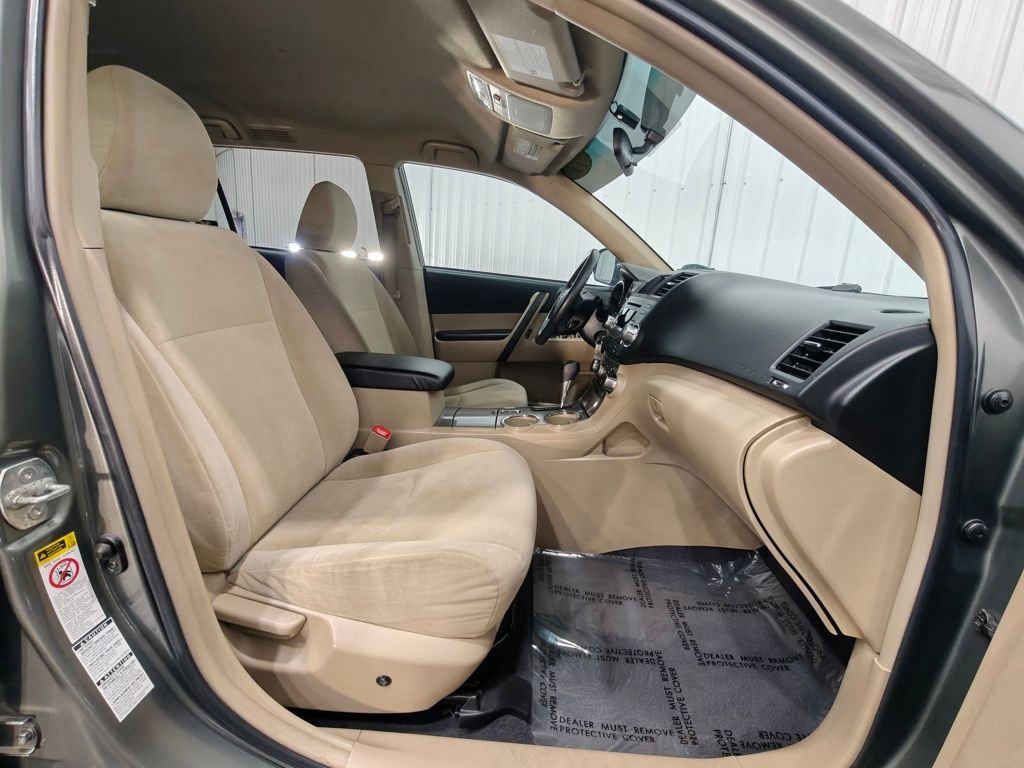 Used 2011 Toyota Highlander 4WD w/ Tech Pkg image 23