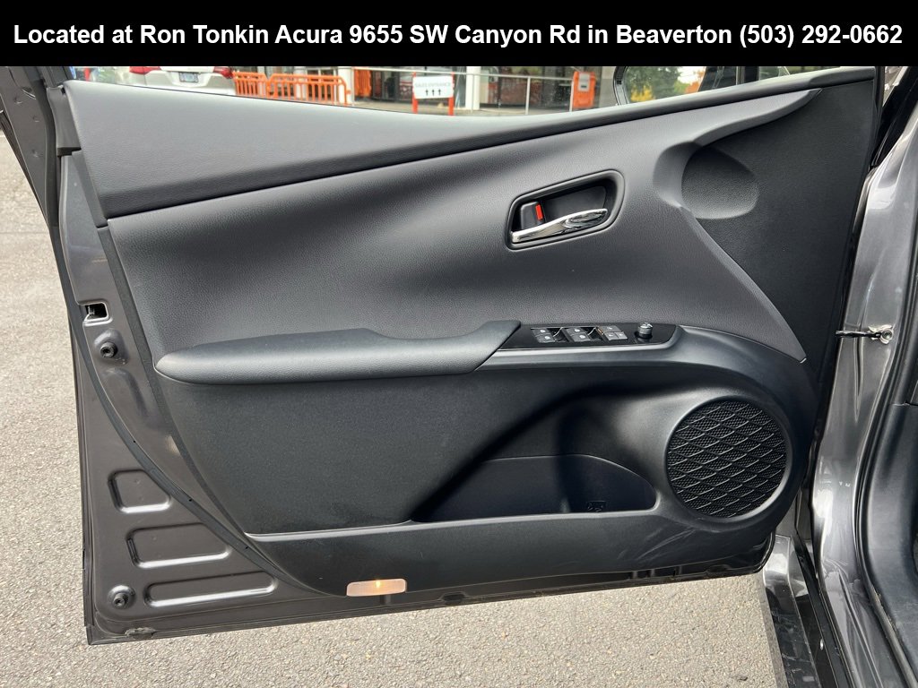 Used 2017 Toyota Prius Four image 11