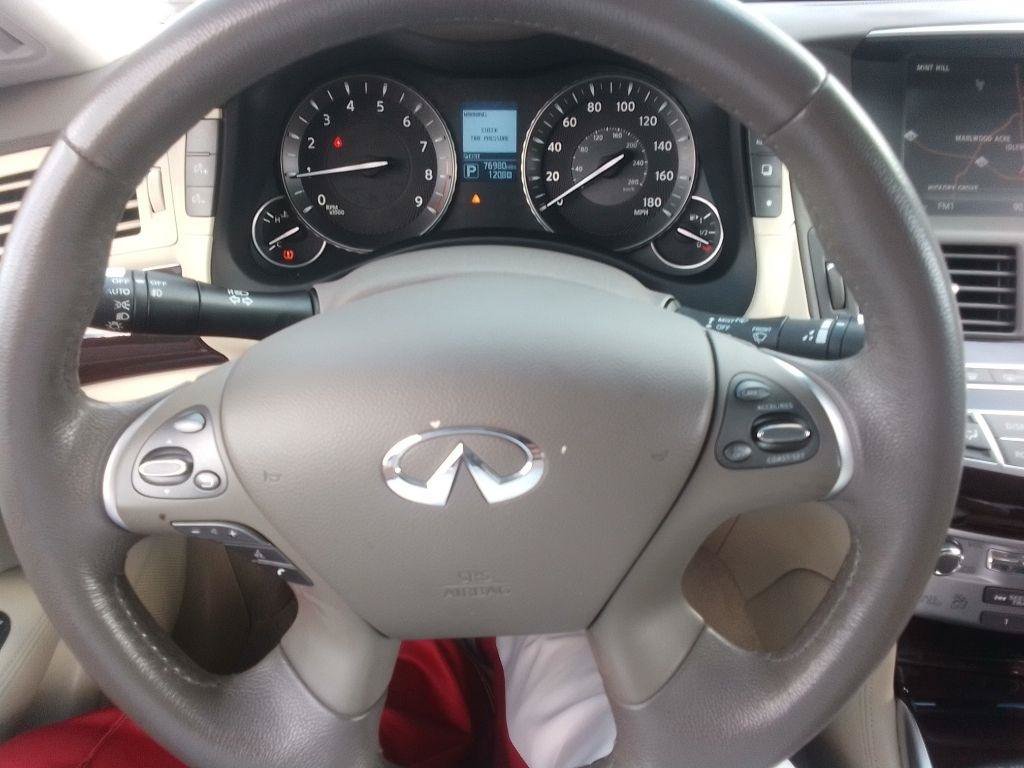 Used 2014 INFINITI Q70 3.7 w/ Premium Package AWD/4WD image 8