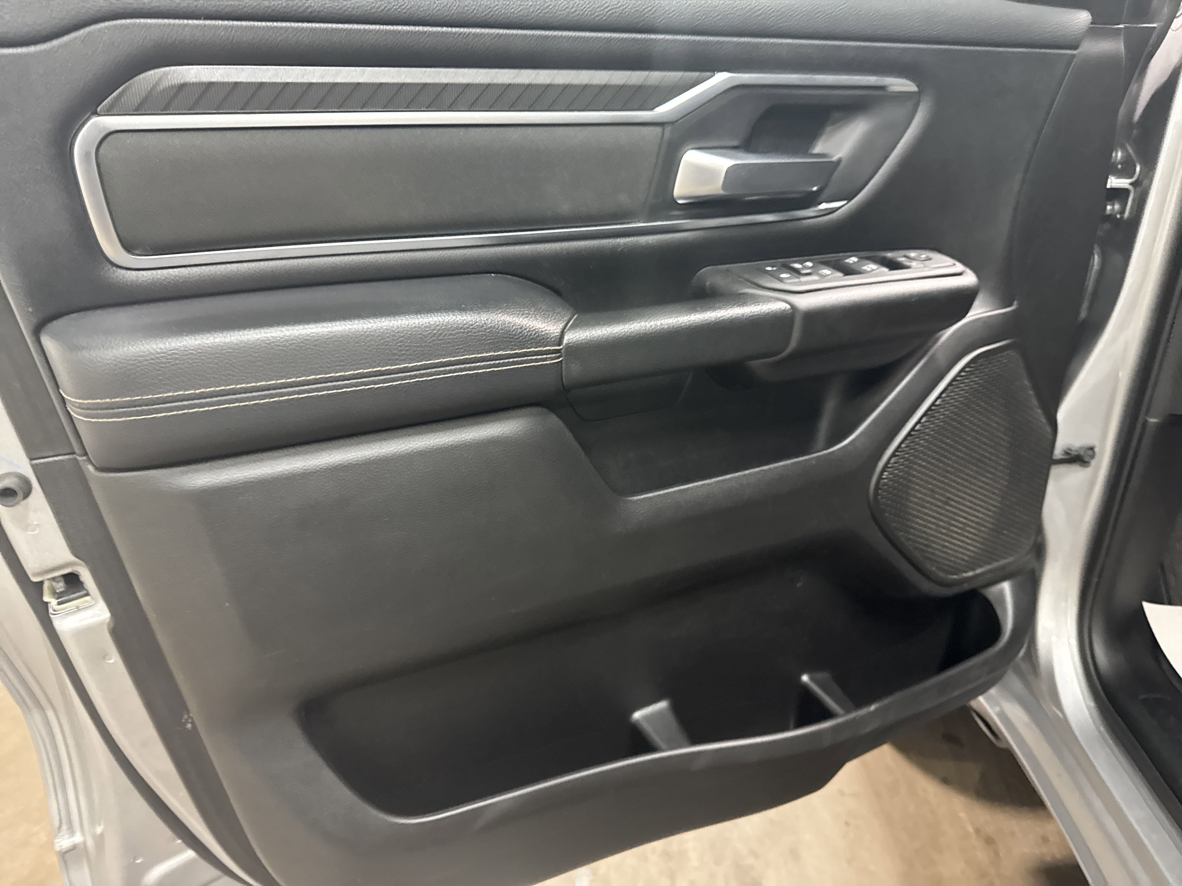 Used 2025 RAM 1500 Big Horn AWD/4WD image 12