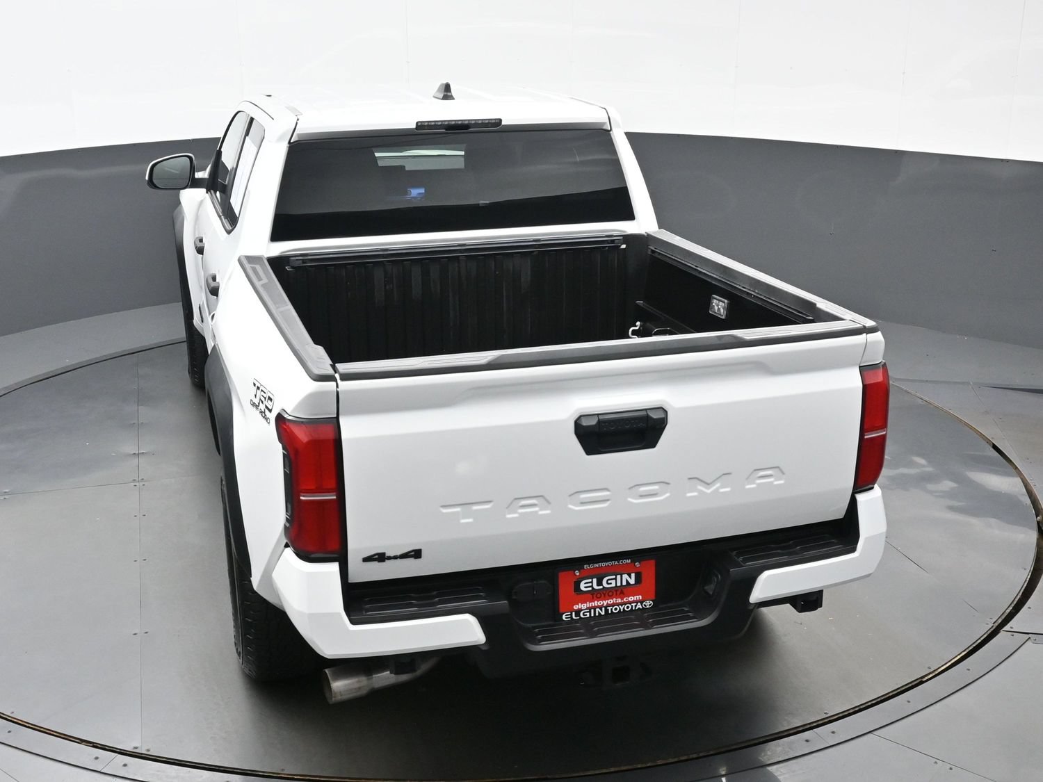 Used 2024 Toyota Tacoma TRD Off-Road AWD/4WD image 39