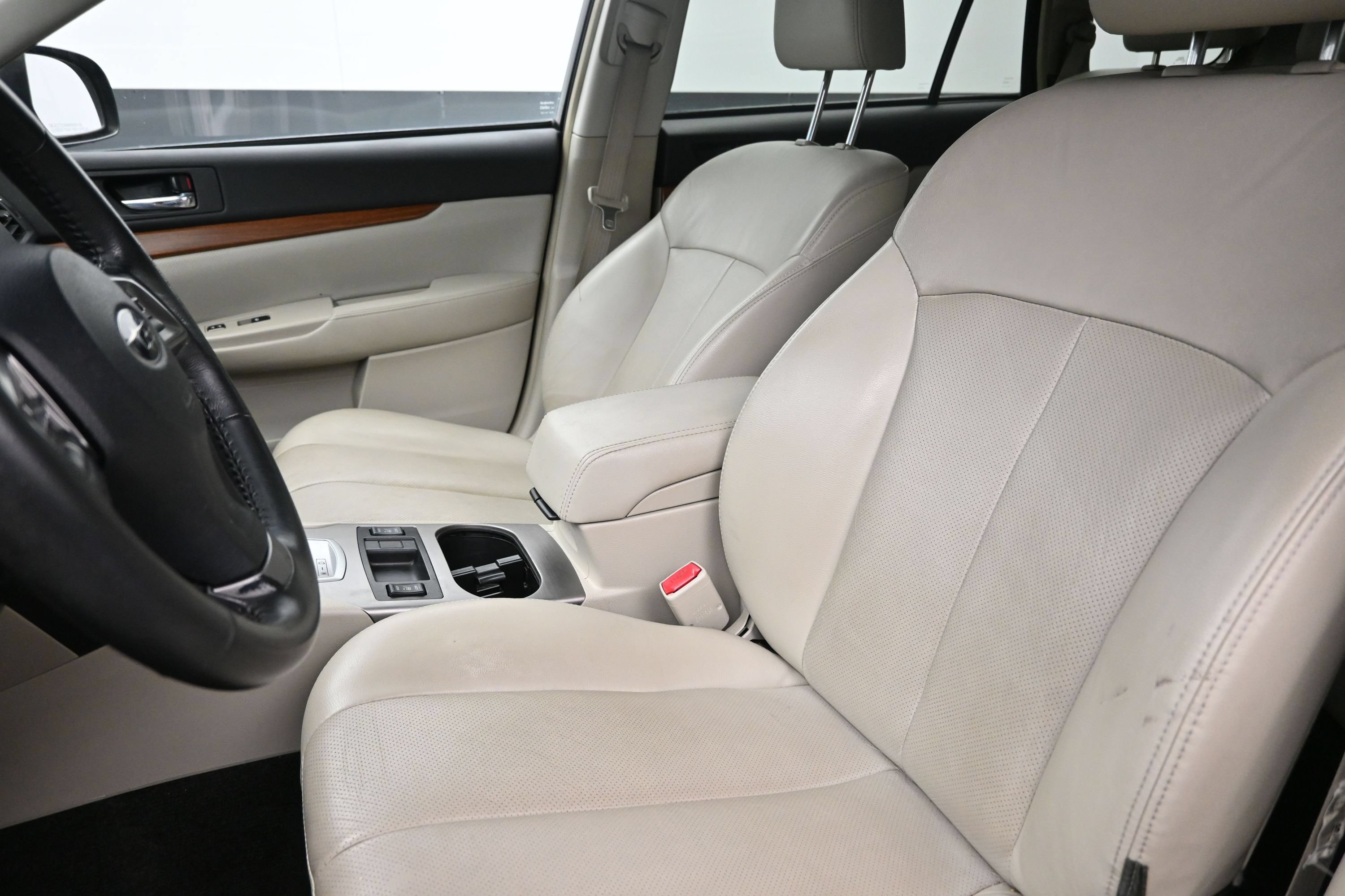 Used 2013 Subaru Outback 2.5i Limited w/ Moonroof Pkg AWD/4WD image 11