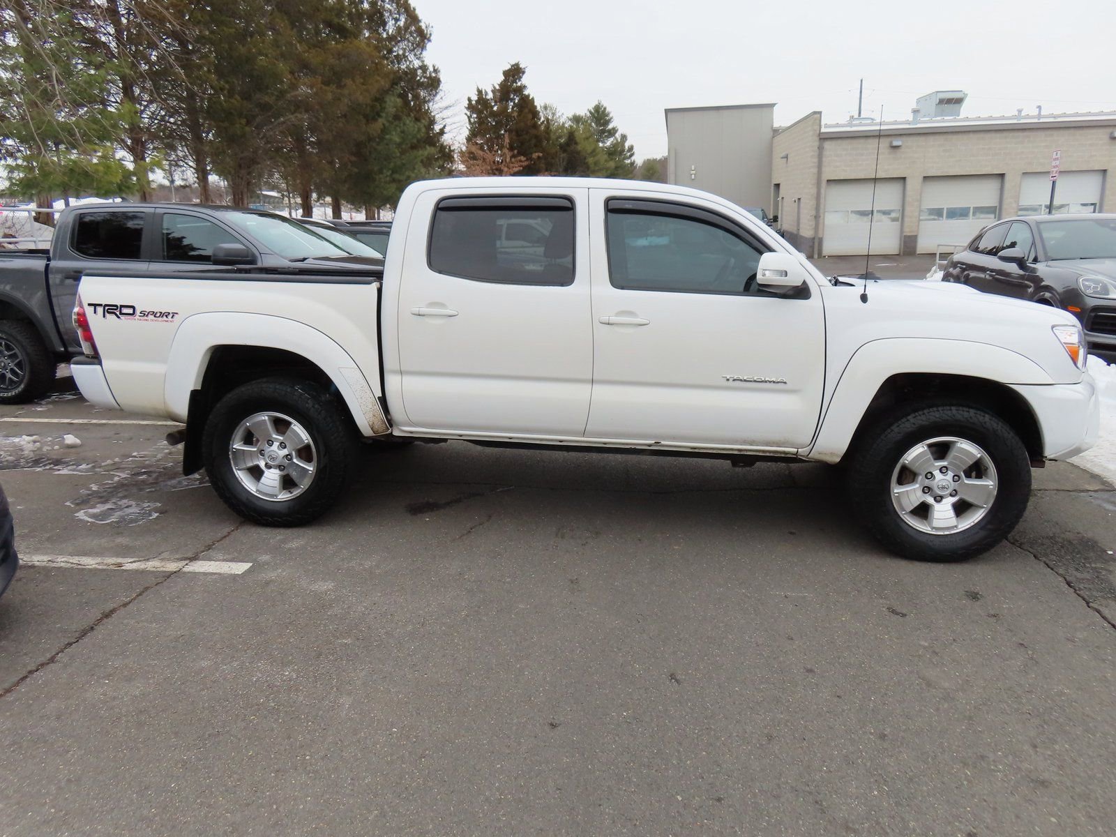 Used 2015 Toyota Tacoma 4x4 Double Cab w/ TRD Sport Package image 4