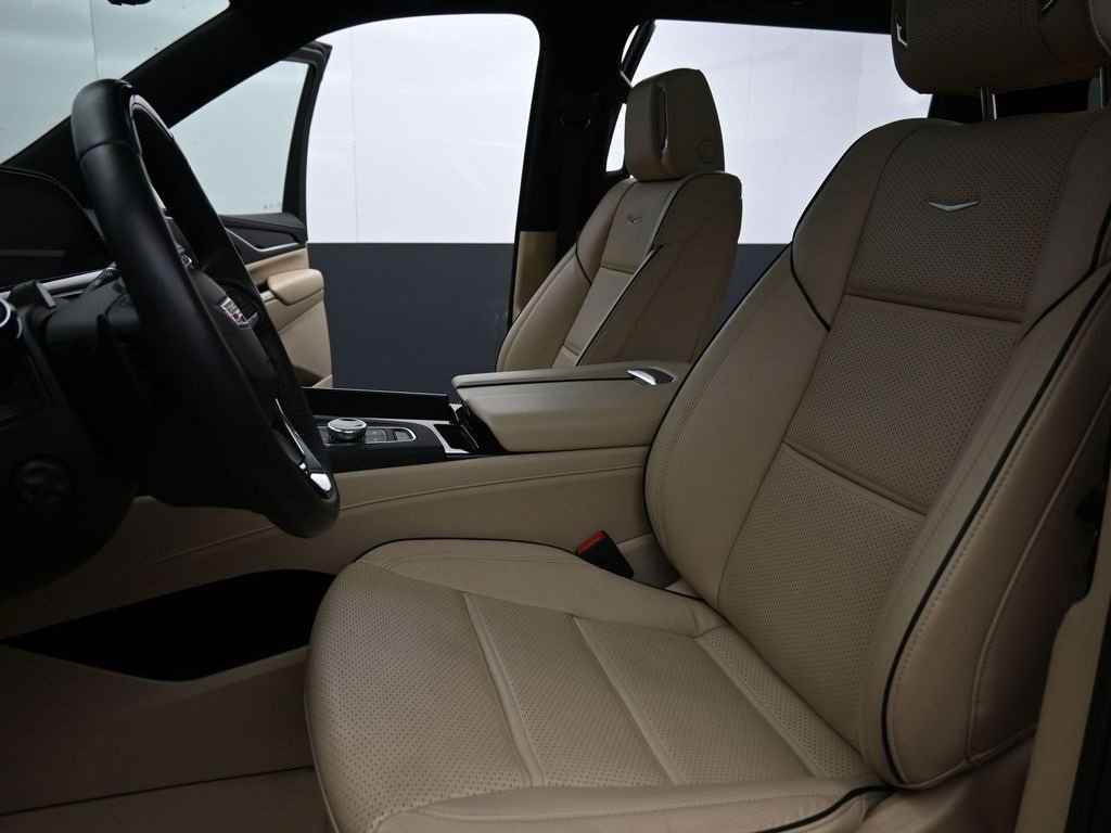 Used 2024 Cadillac Escalade ESV Premium Luxury image 9