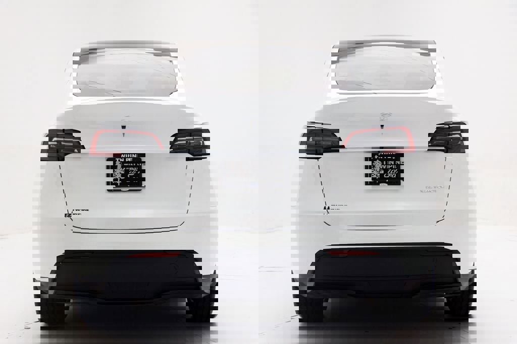 Used 2023 Tesla Model Y Long Range image 8