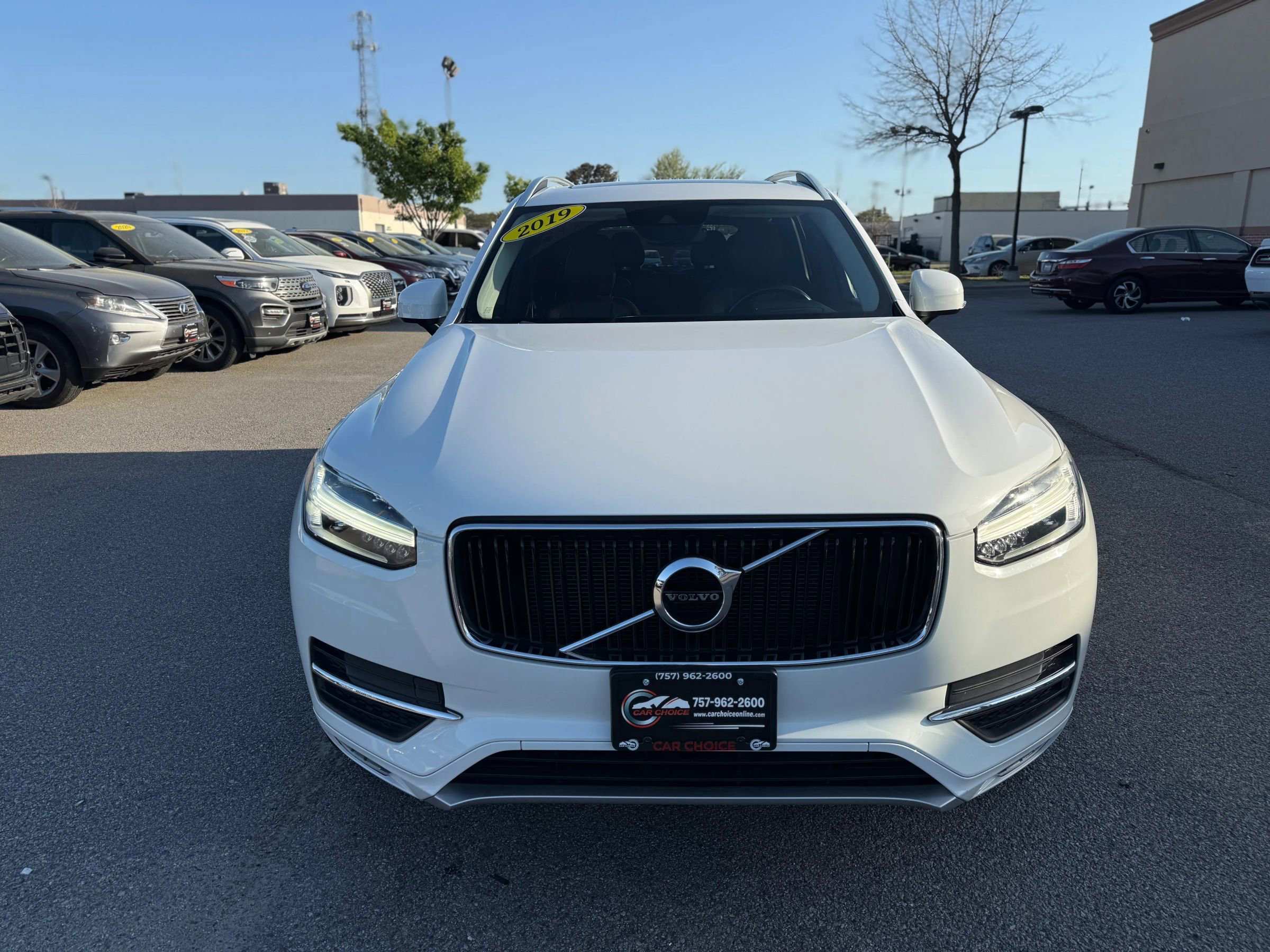 Used 2019 Volvo XC90 T6 Momentum AWD/4WD image 4