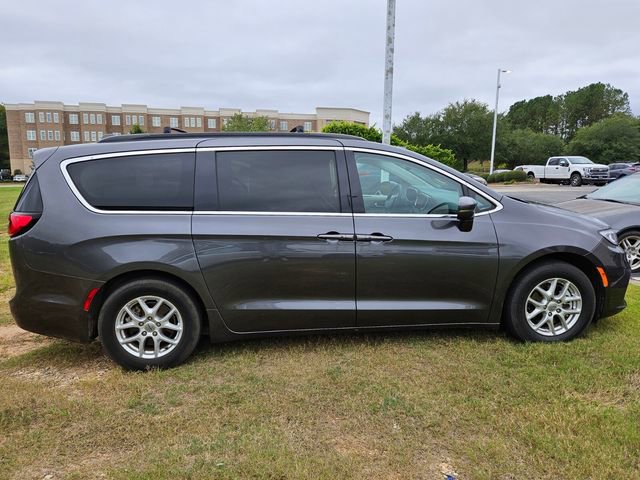 Used 2022 Chrysler Pacifica Touring-L FWD image 8