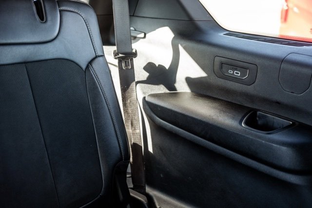 Used 2023 Jeep Grand Cherokee L Laredo image 30