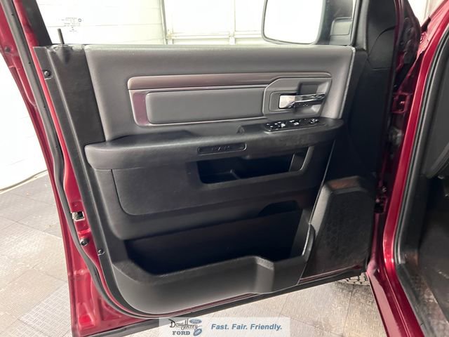 Used 2021 RAM 1500 Classic SLT image 24
