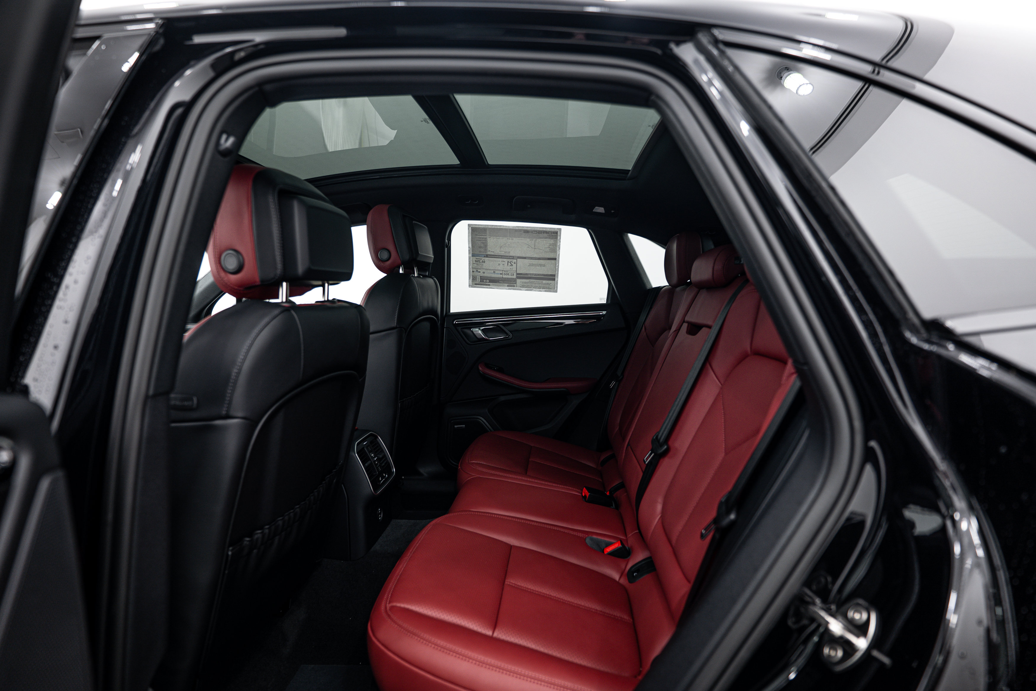 Certified 2026 Porsche Macan Turbo AWD/4WD image 22