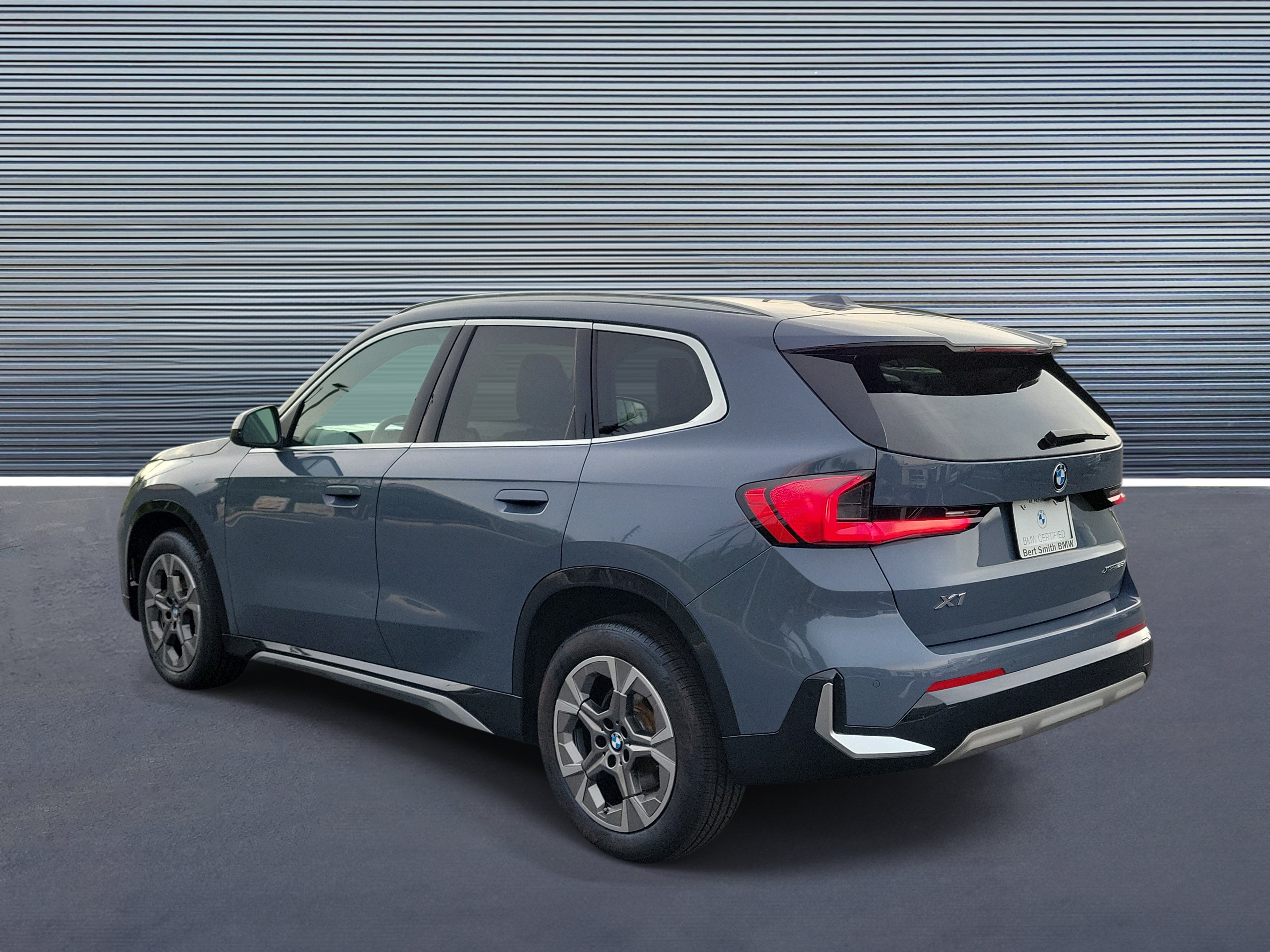 Used 2023 BMW X1 xDrive28i w/ Convenience Package AWD/4WD image 4