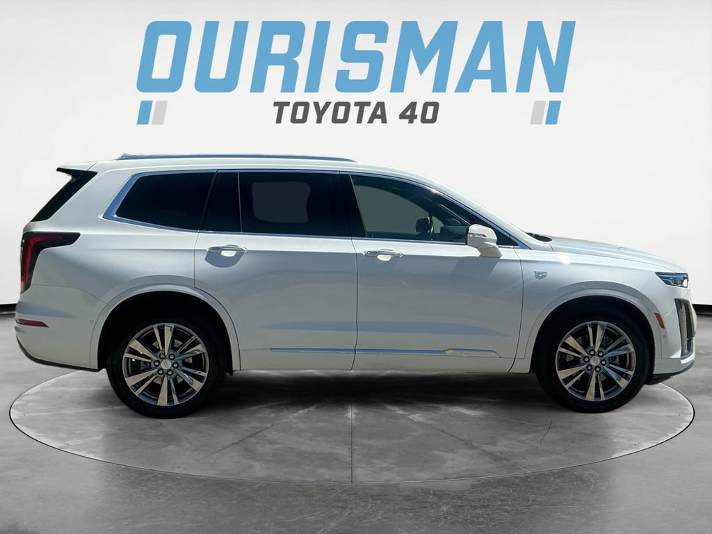Used 2025 Cadillac XT6 Premium Luxury w/ Platinum Package AWD/4WD image 8