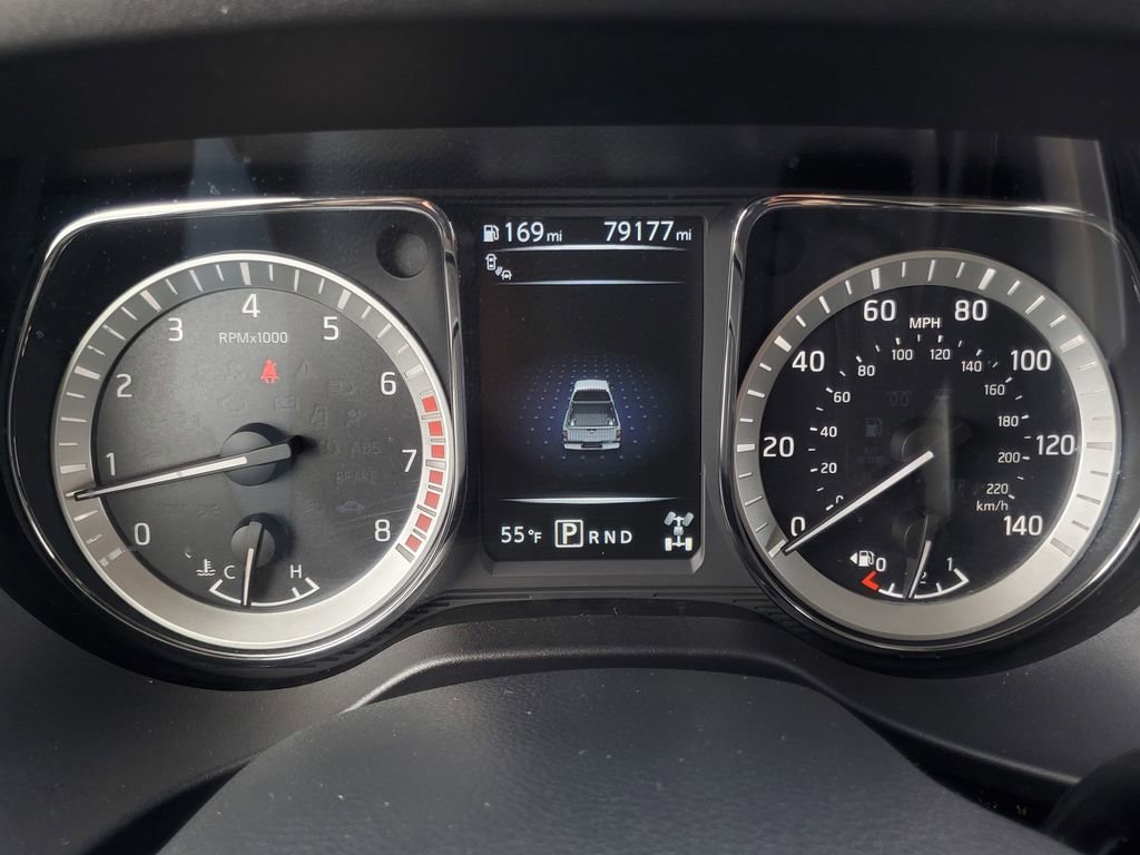 Used 2018 Nissan Titan SV w/ SV Convenience Package AWD/4WD image 16