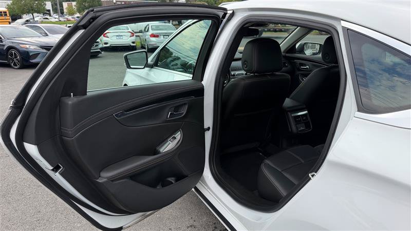 Used 2018 Chevrolet Impala LT w/ LT Leather Package FWD image 40