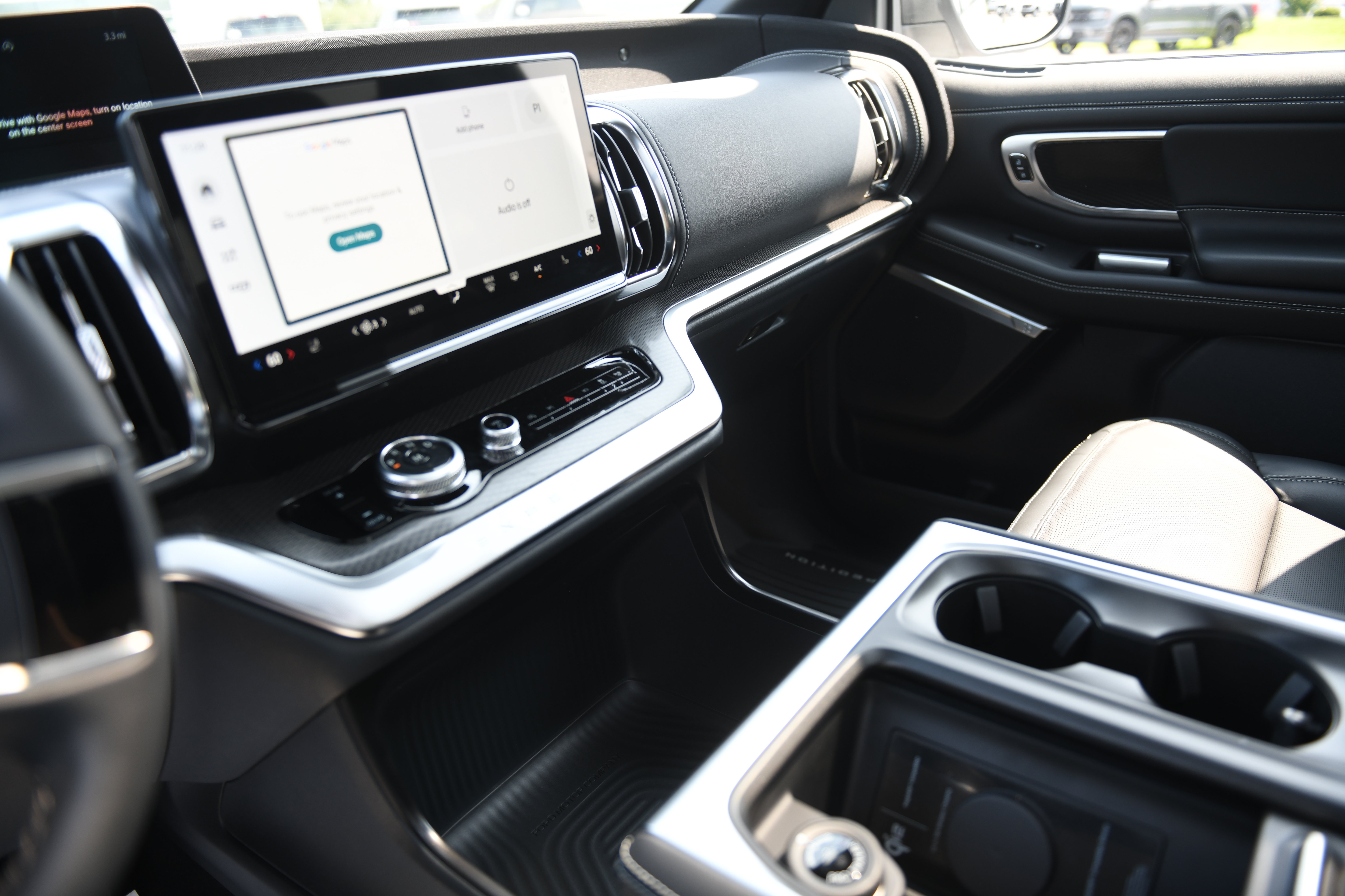 New 2027 Ford Expedition Platinum w/ Stealth Appearance Package RWD image 18