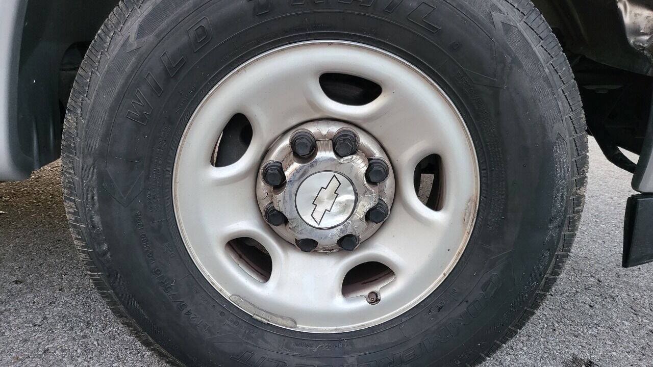 Used 2018 Chevrolet Express 3500 LT w/ LT Preferred Equipment Group RWD image 32