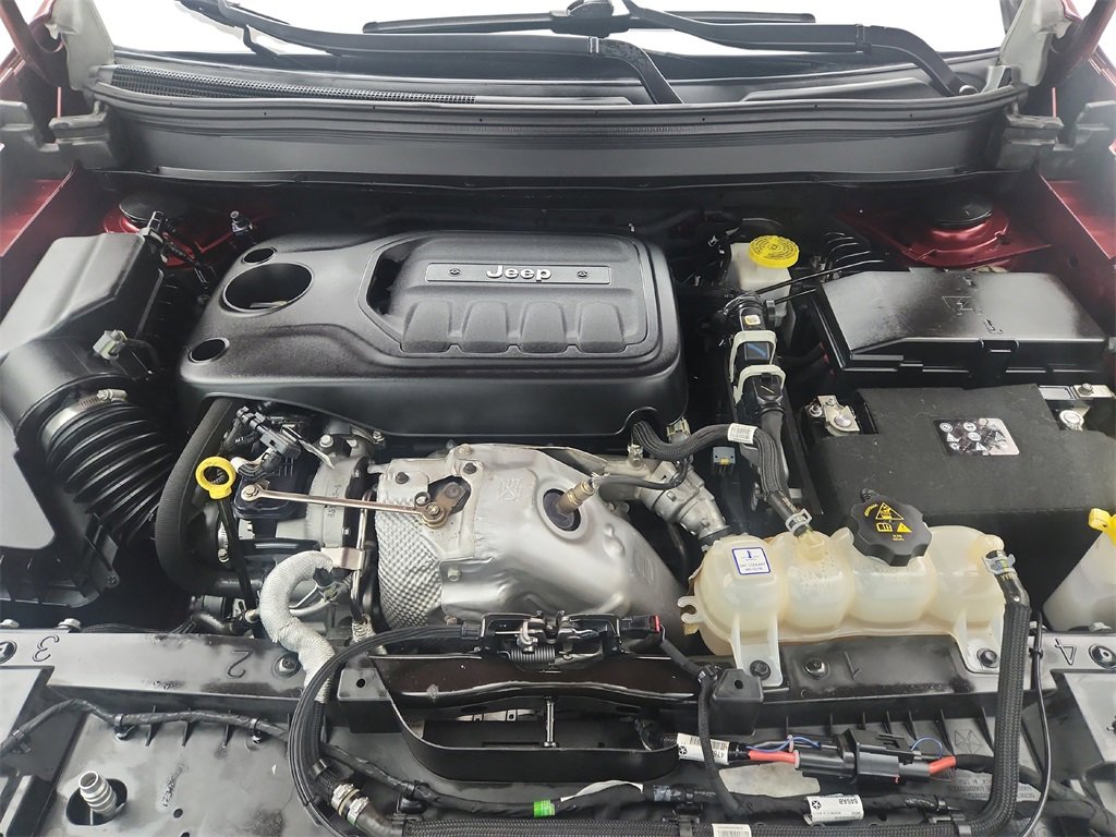 Used 2019 Jeep Cherokee Latitude Plus image 32