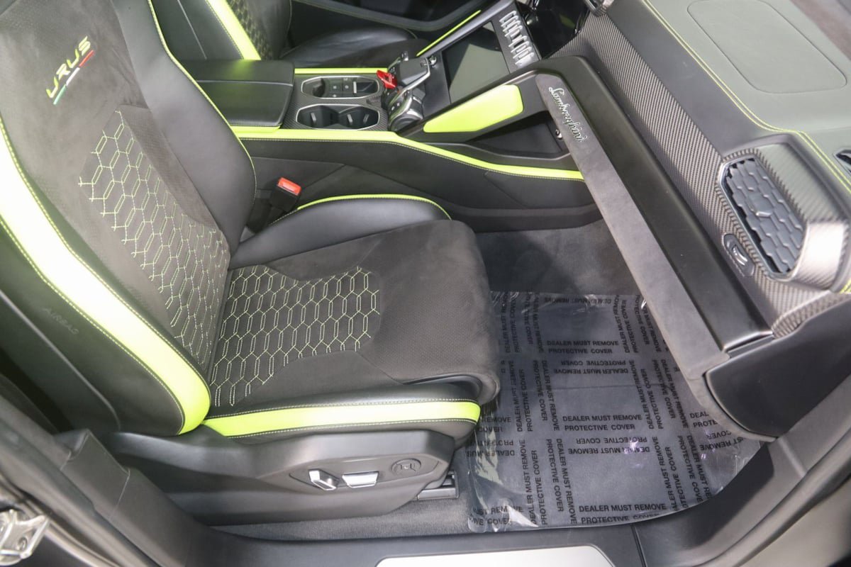 Used 2022 Lamborghini Urus AWD/4WD image 17