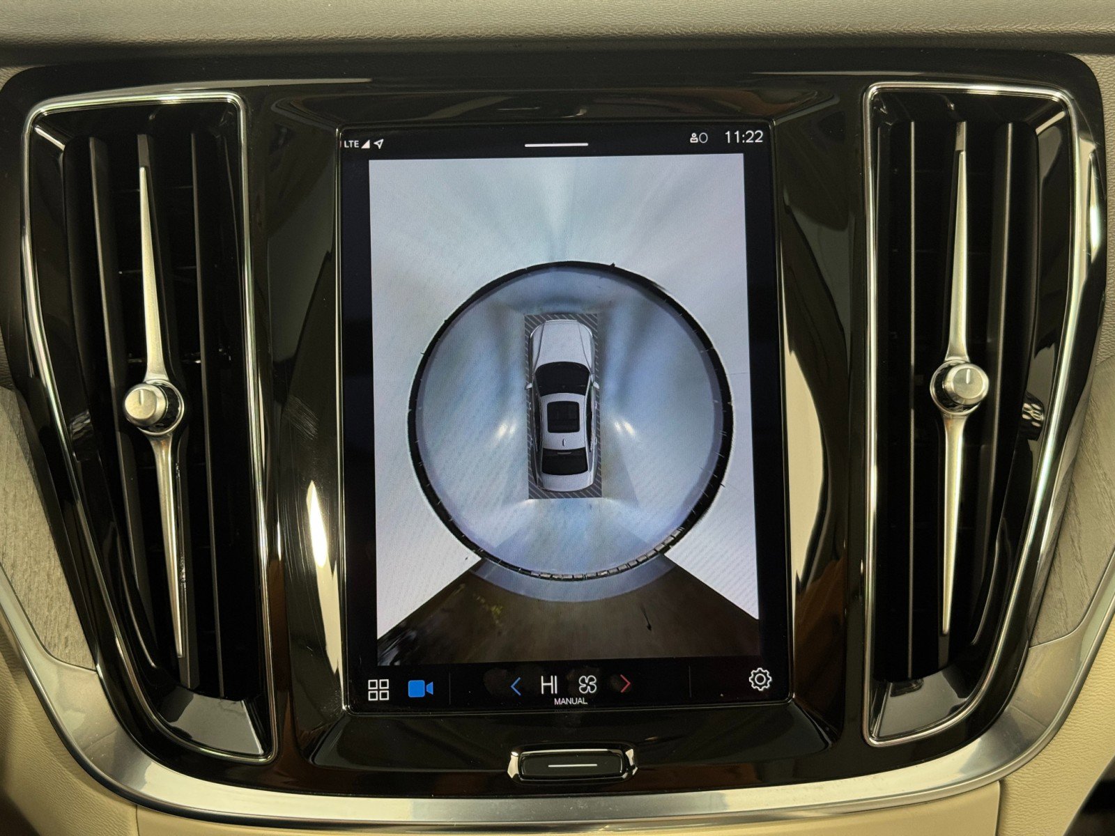 Used 2024 Volvo S60 B5 Plus w/ Protection Package Premier image 28