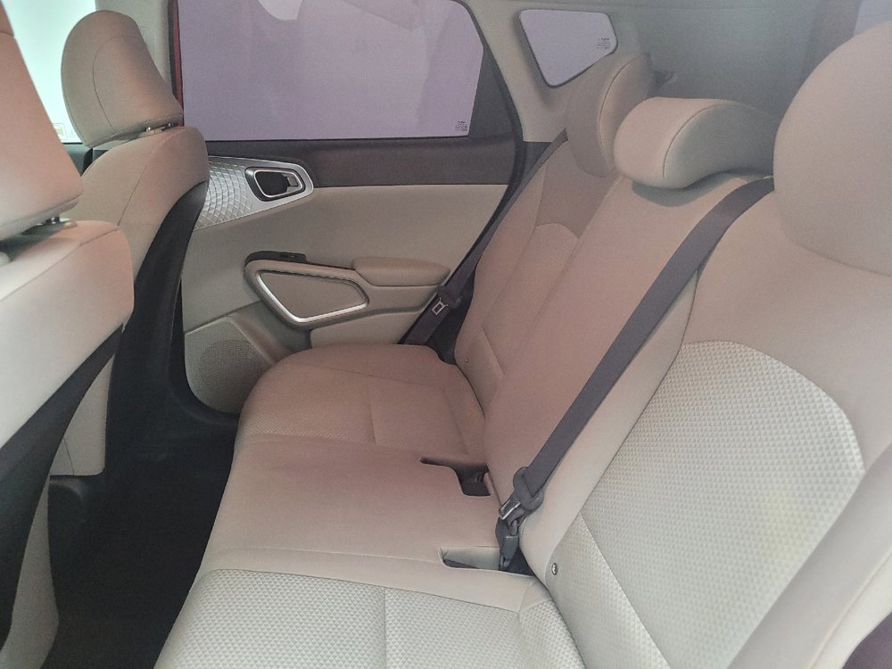Used 2022 Kia Soul LX image 18