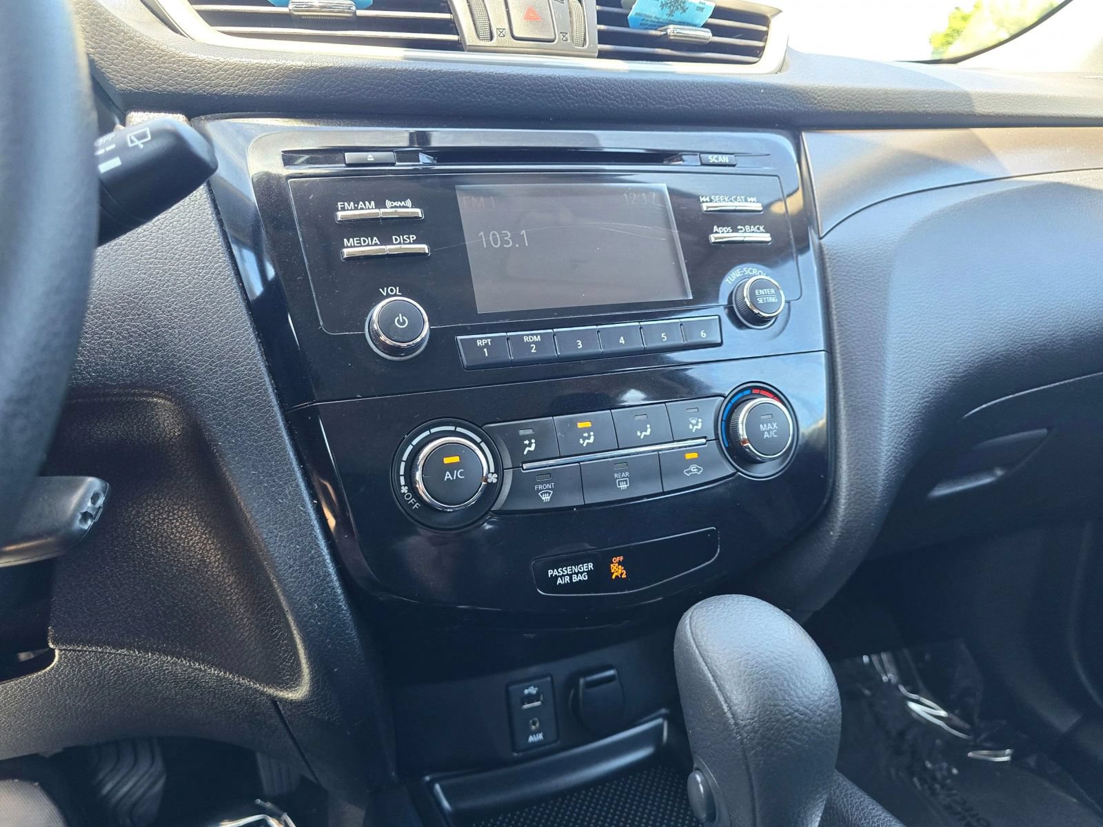Used 2016 Nissan Rogue S FWD image 27