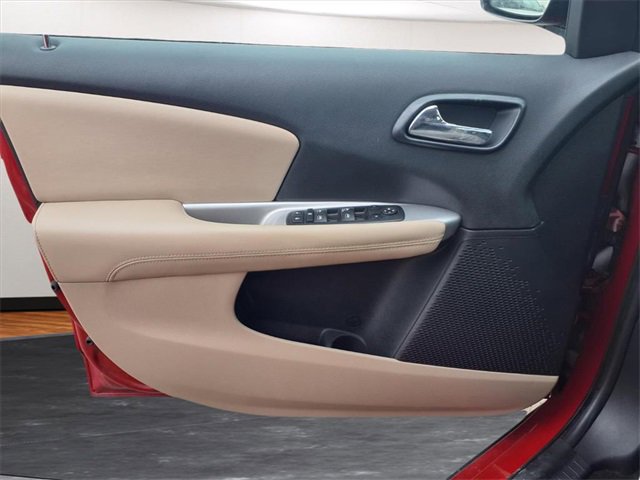 Used 2016 Dodge Journey SXT image 16