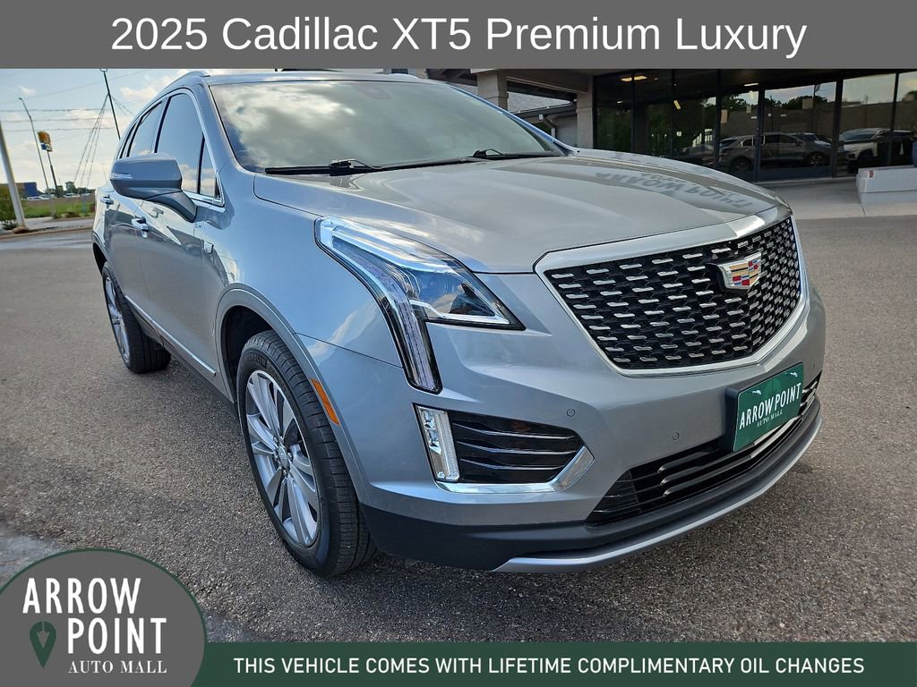 Used 2025 Cadillac XT5 Premium Luxury AWD/4WD image 2