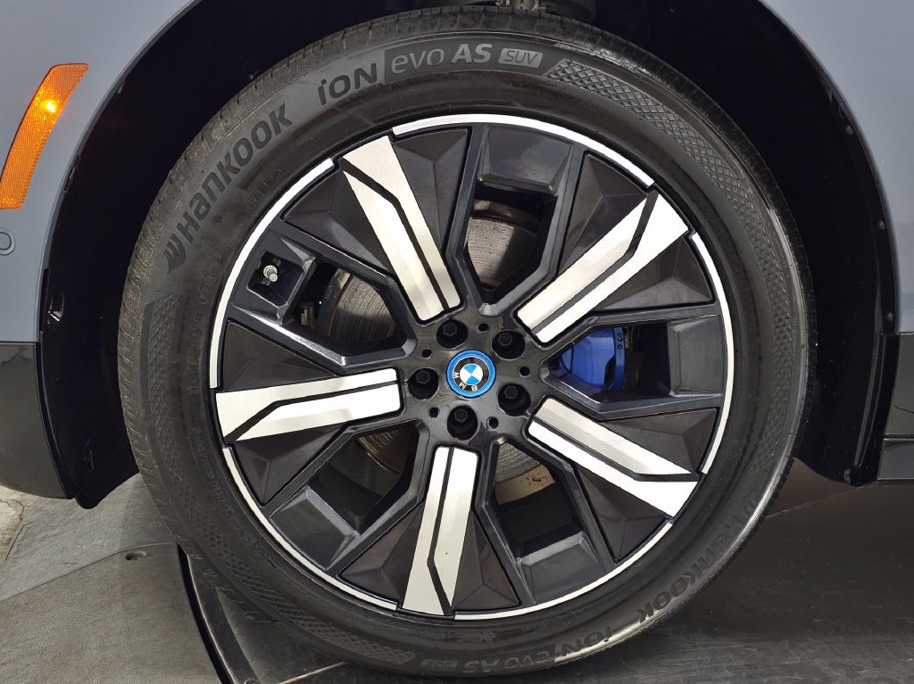 Certified 2024 BMW iX xDrive50 w/ Premium Package AWD/4WD image 14