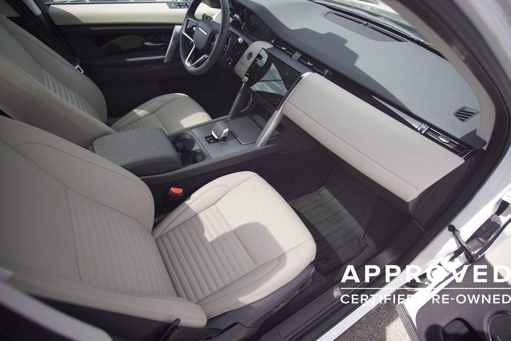 Used 2025 Land Rover Discovery Sport S image 22