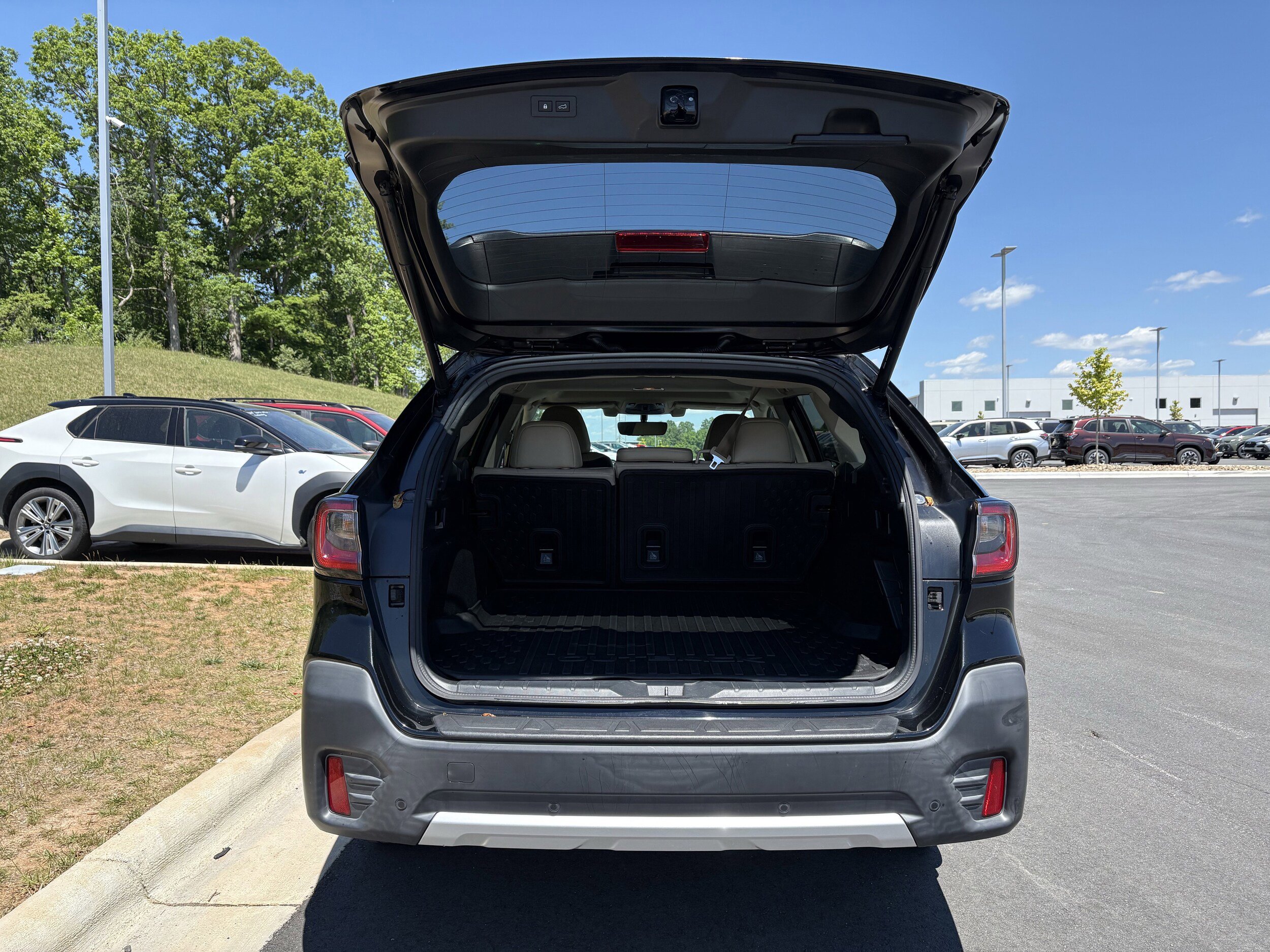 Used 2020 Subaru Outback Limited AWD/4WD image 11
