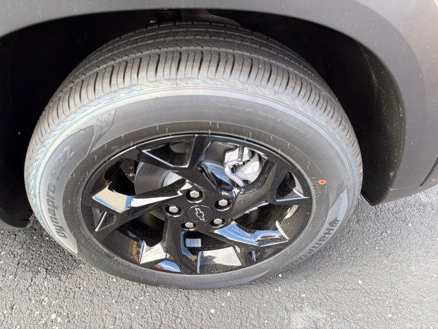 New 2026 Chevrolet Trax LT w/ Sunroof Package FWD image 9