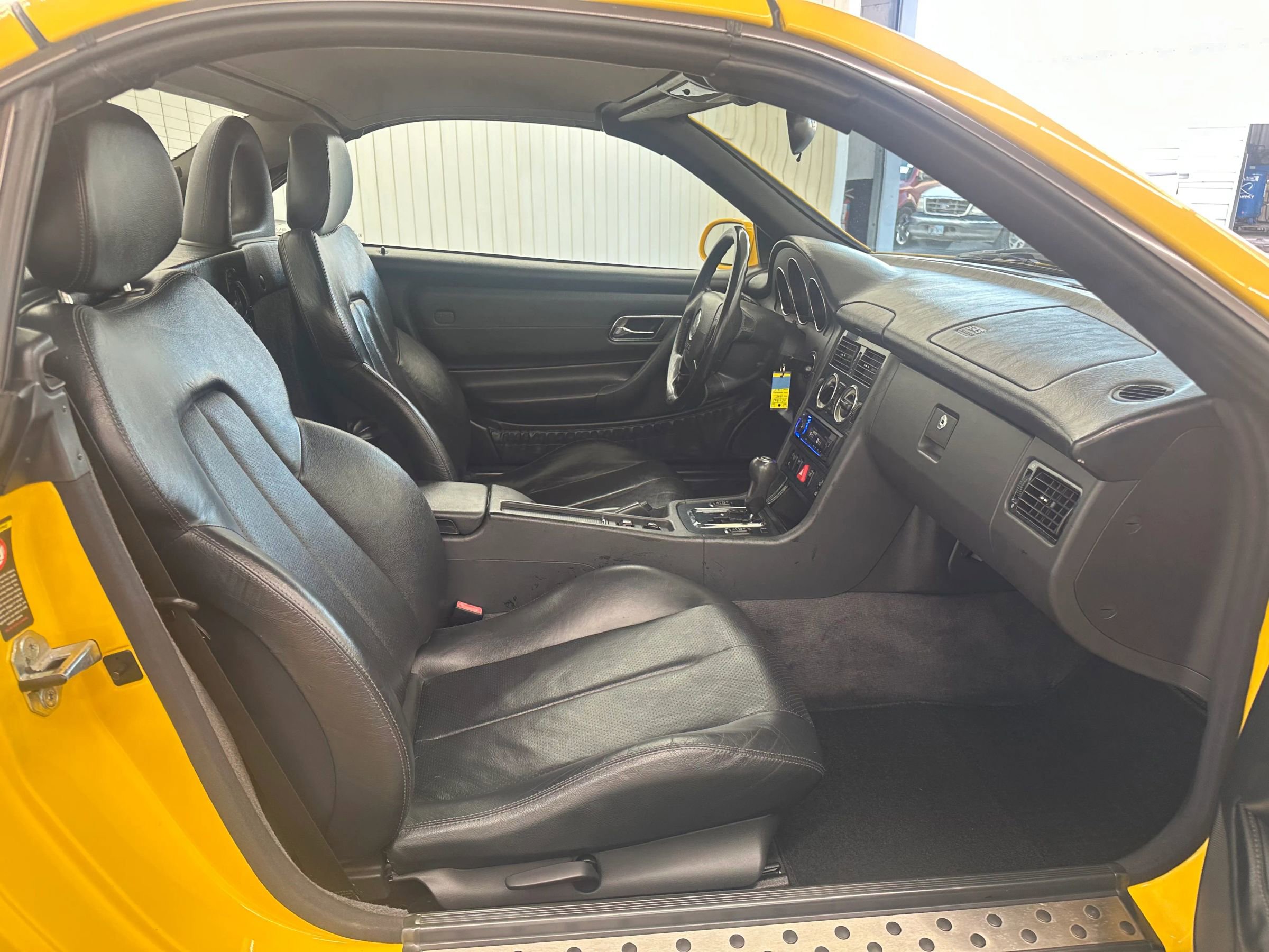 Used 1998 Mercedes-Benz SLK 230 image 11