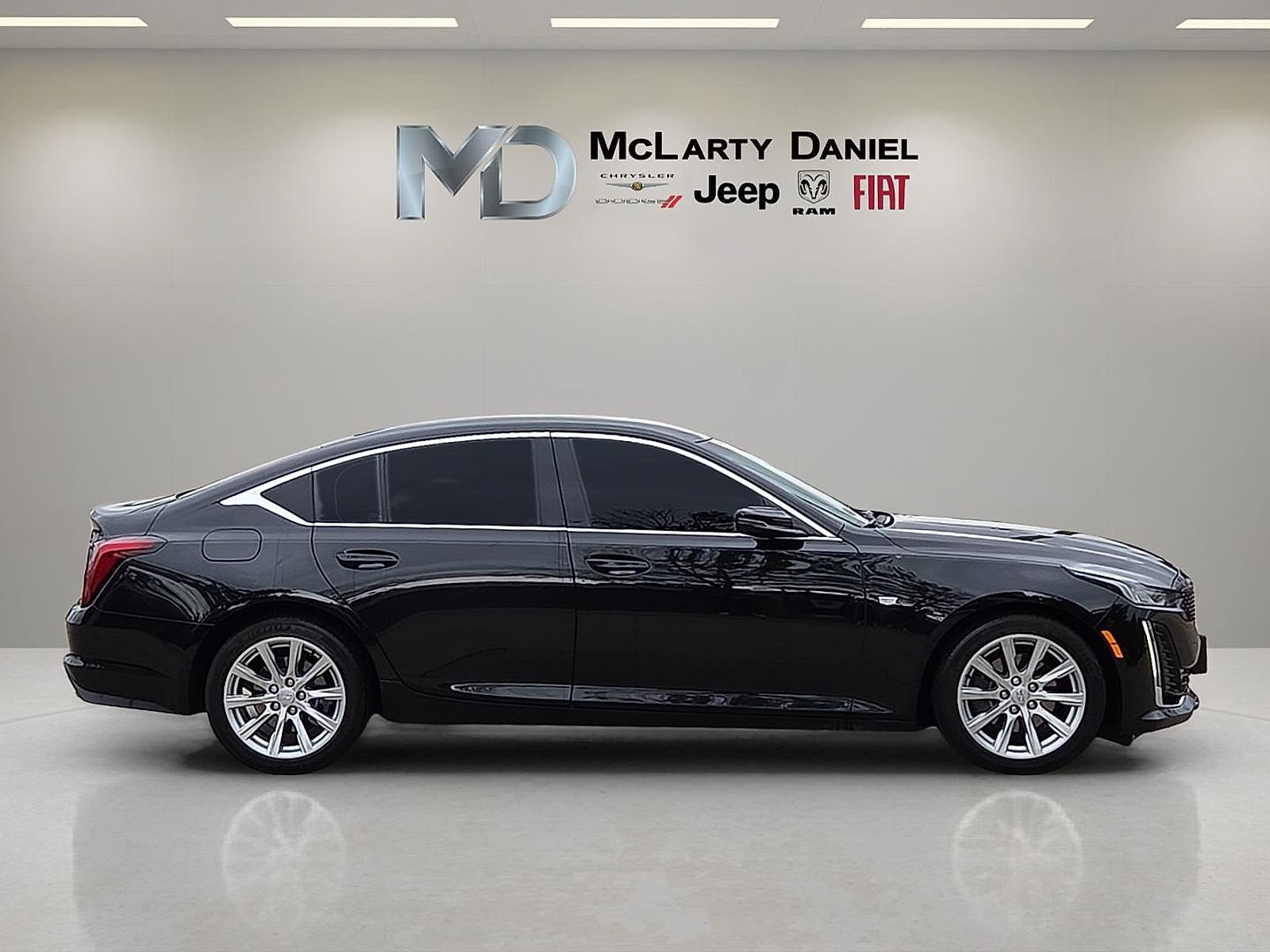 Used 2024 Cadillac CT5 Luxury RWD image 6