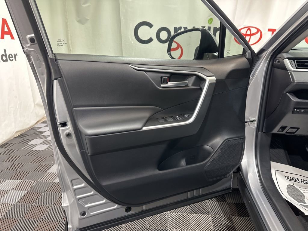 Used 2025 Toyota RAV4 XLE w/ Convenience Package image 19