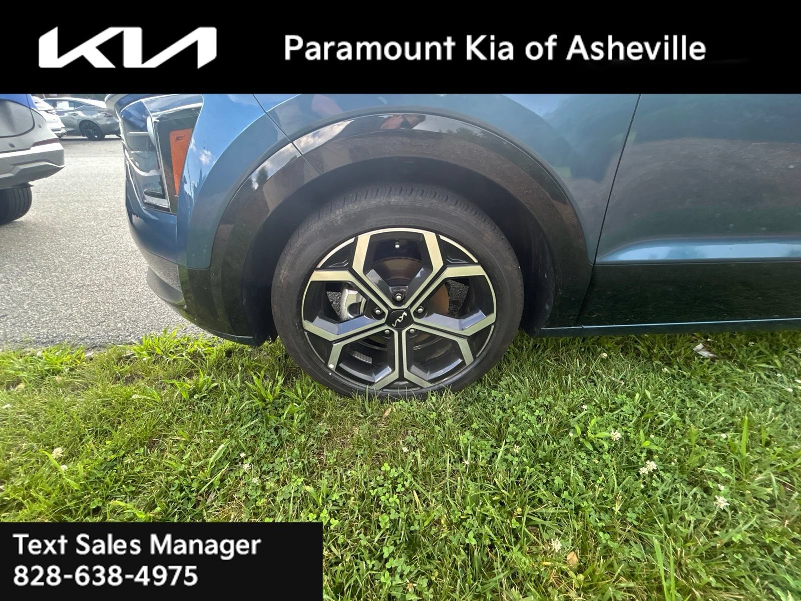 Certified 2025 Kia Niro EX Touring FWD image 11