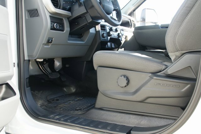New 2026 Ford F250 XL image 17