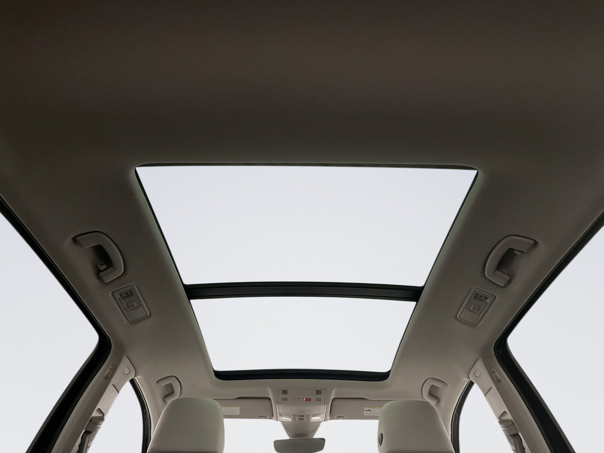 Used 2021 Volkswagen Tiguan SEL image 18