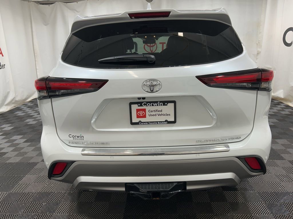 Used 2025 Toyota Highlander Platinum image 7