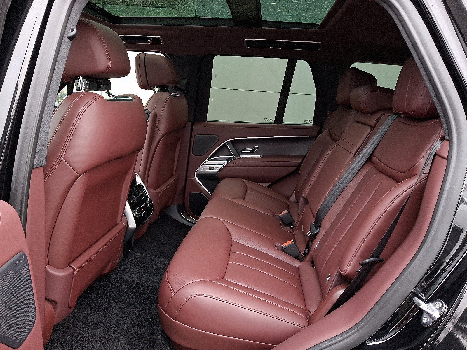 New 2026 Land Rover Range Rover SE image 5