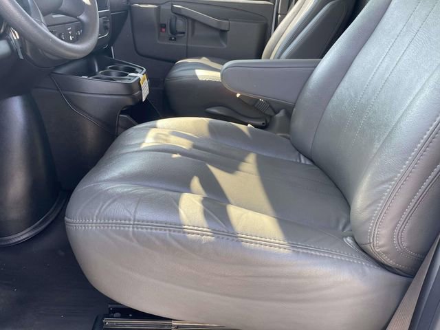 Used 2024 GMC Savana 2500 Extended image 12
