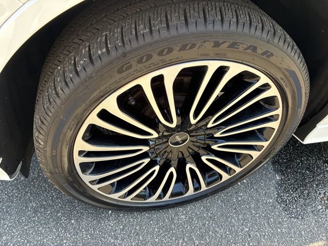 Certified 2025 Lincoln Aviator Black Label AWD/4WD image 11