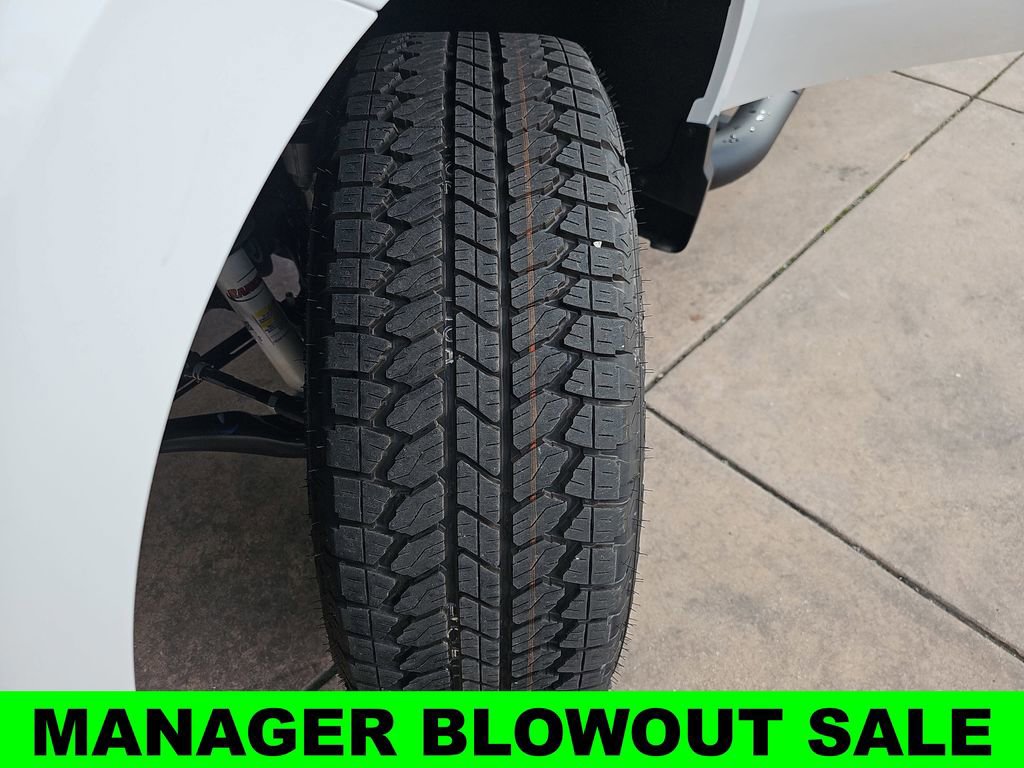 New 2026 Chevrolet Silverado 1500 Custom Trail Boss w/ Turbomax Blackout Package AWD/4WD image 35