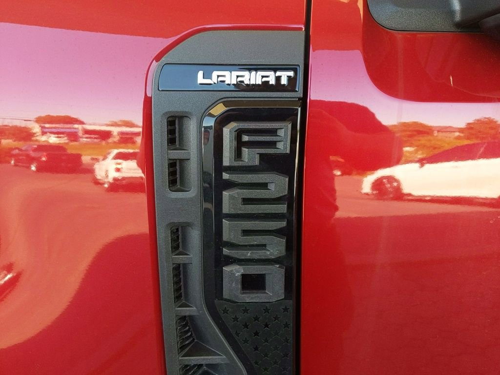 Used 2023 Ford F250 Lariat w/ Sport Appearance Package AWD/4WD image 12
