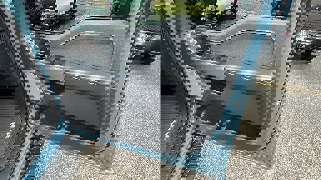 Used 2023 Ford F150 Lariat w/ Equipment Group 502A High image 16