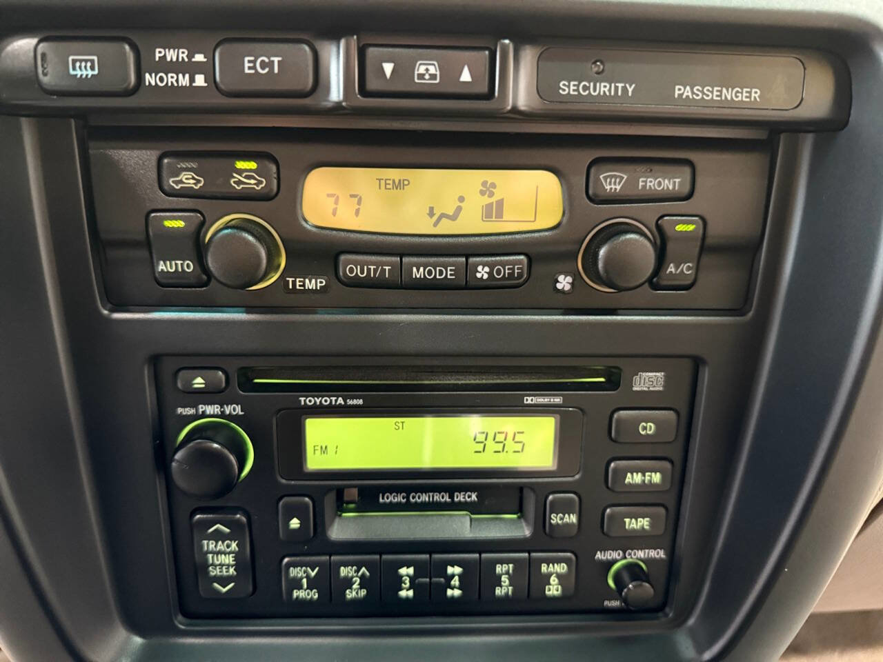 Used 1999 Toyota 4Runner Limited image 23