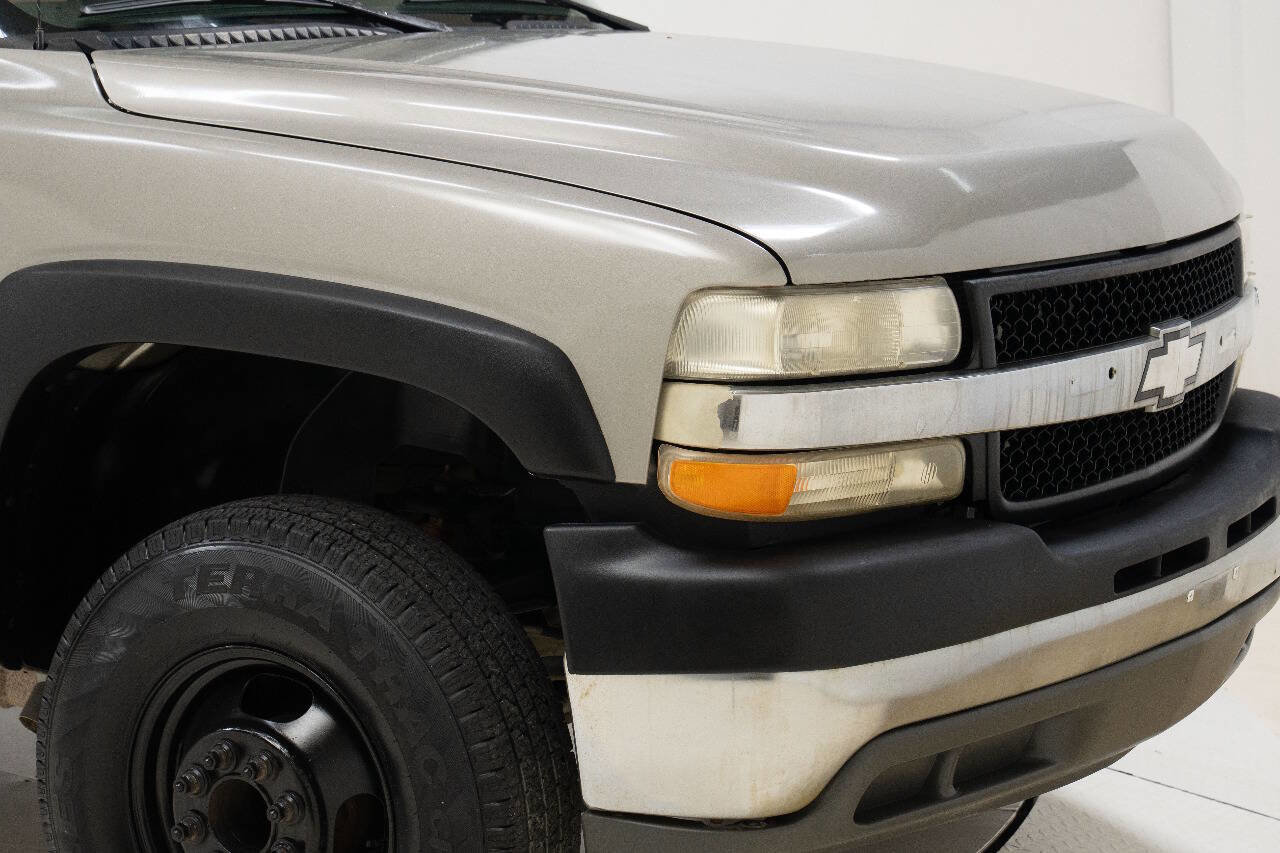 Used 2002 Chevrolet Silverado 3500 2WD Extended Cab image 13